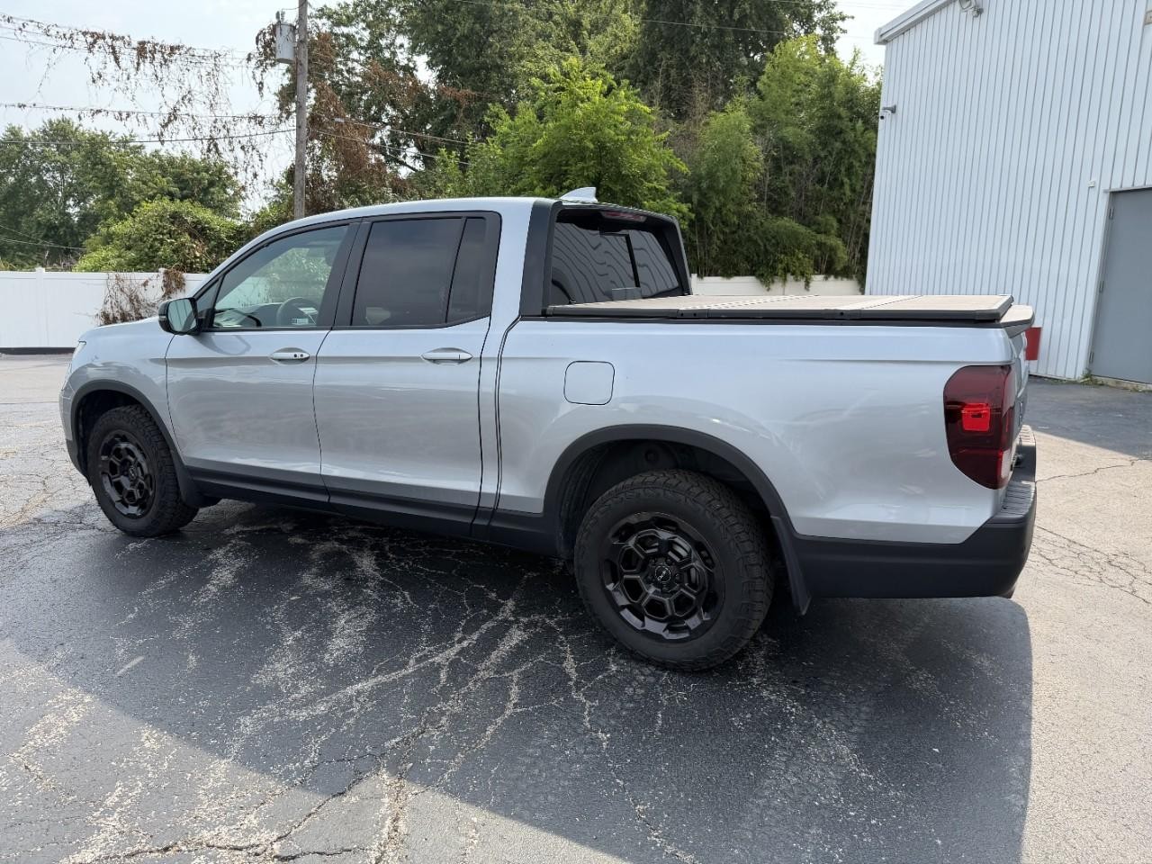 Honda Ridgeline Vehicle Full-screen Gallery Image 05