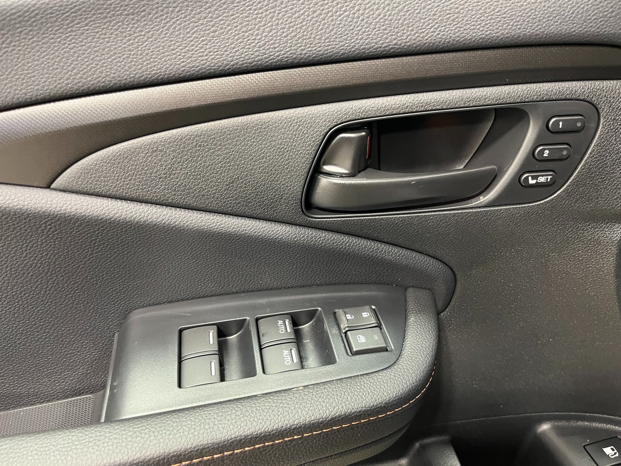 Honda Ridgeline Vehicle Full-screen Gallery Image 40
