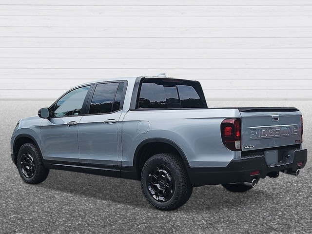 Honda Ridgeline Vehicle Full-screen Gallery Image 02