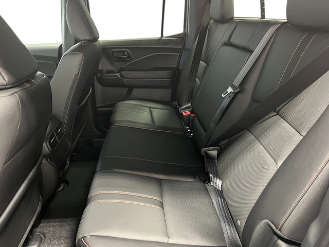 Honda Ridgeline Vehicle Full-screen Gallery Image 28