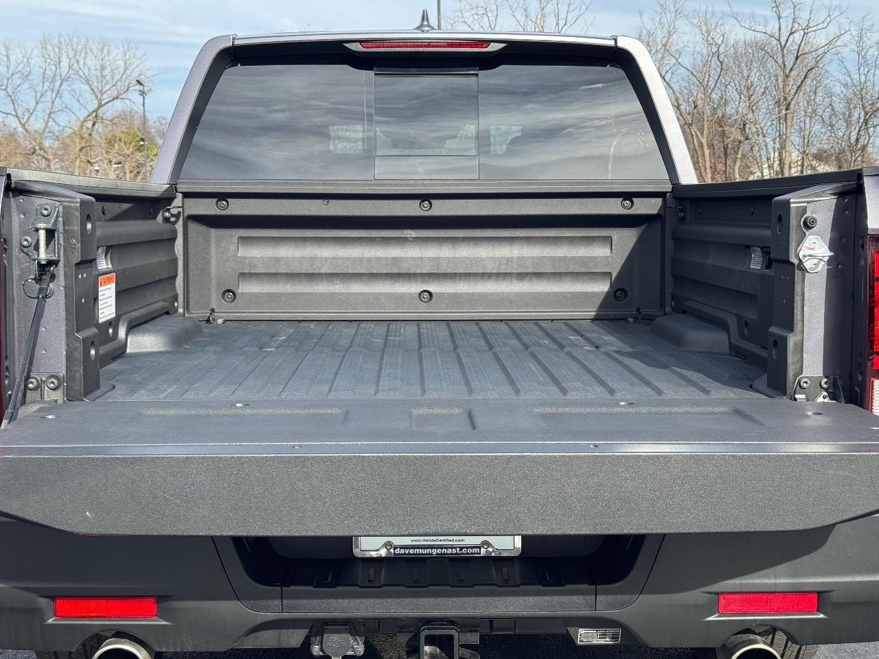 Honda Ridgeline Vehicle Full-screen Gallery Image 04