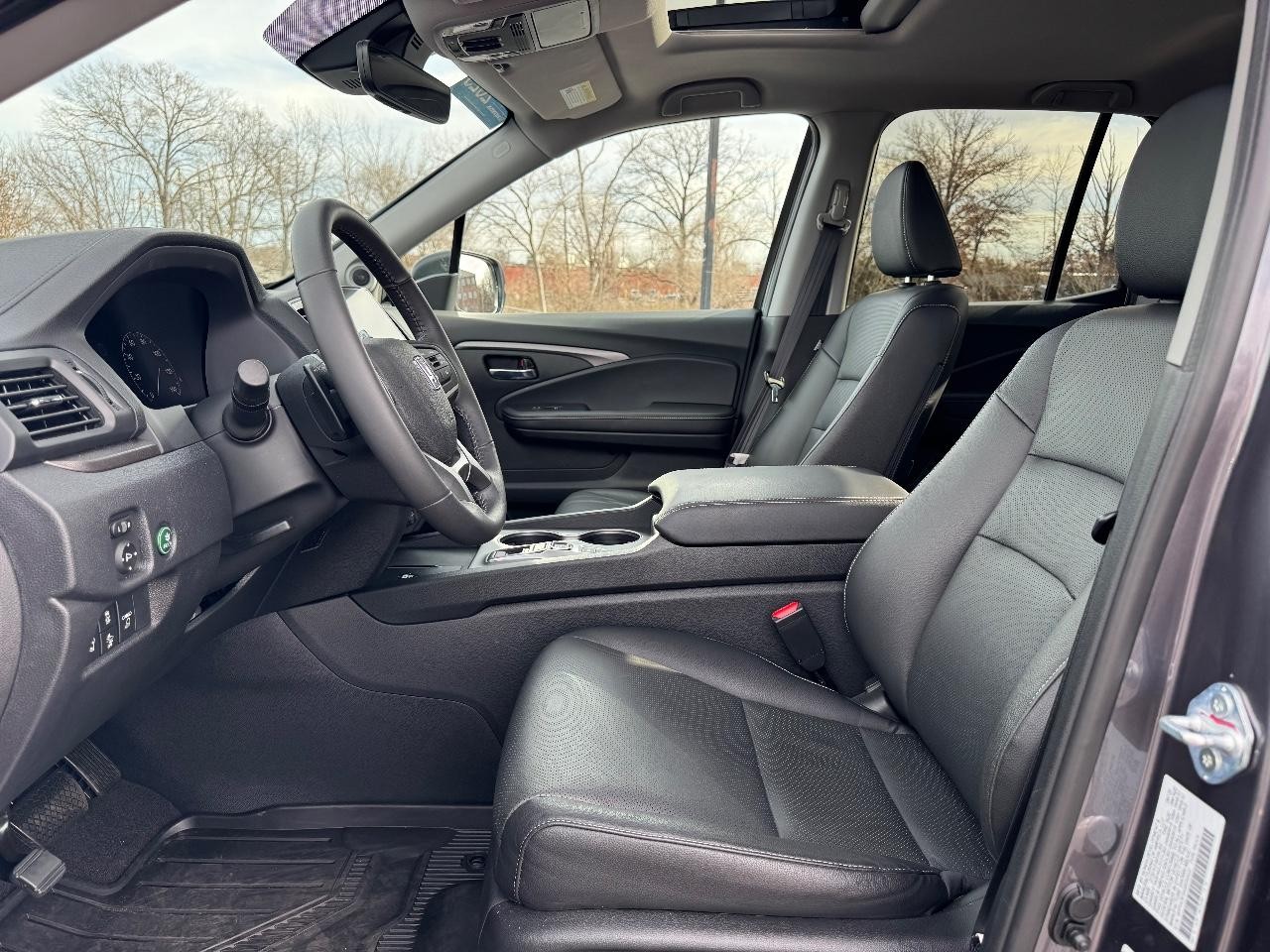 Honda Ridgeline Vehicle Full-screen Gallery Image 18