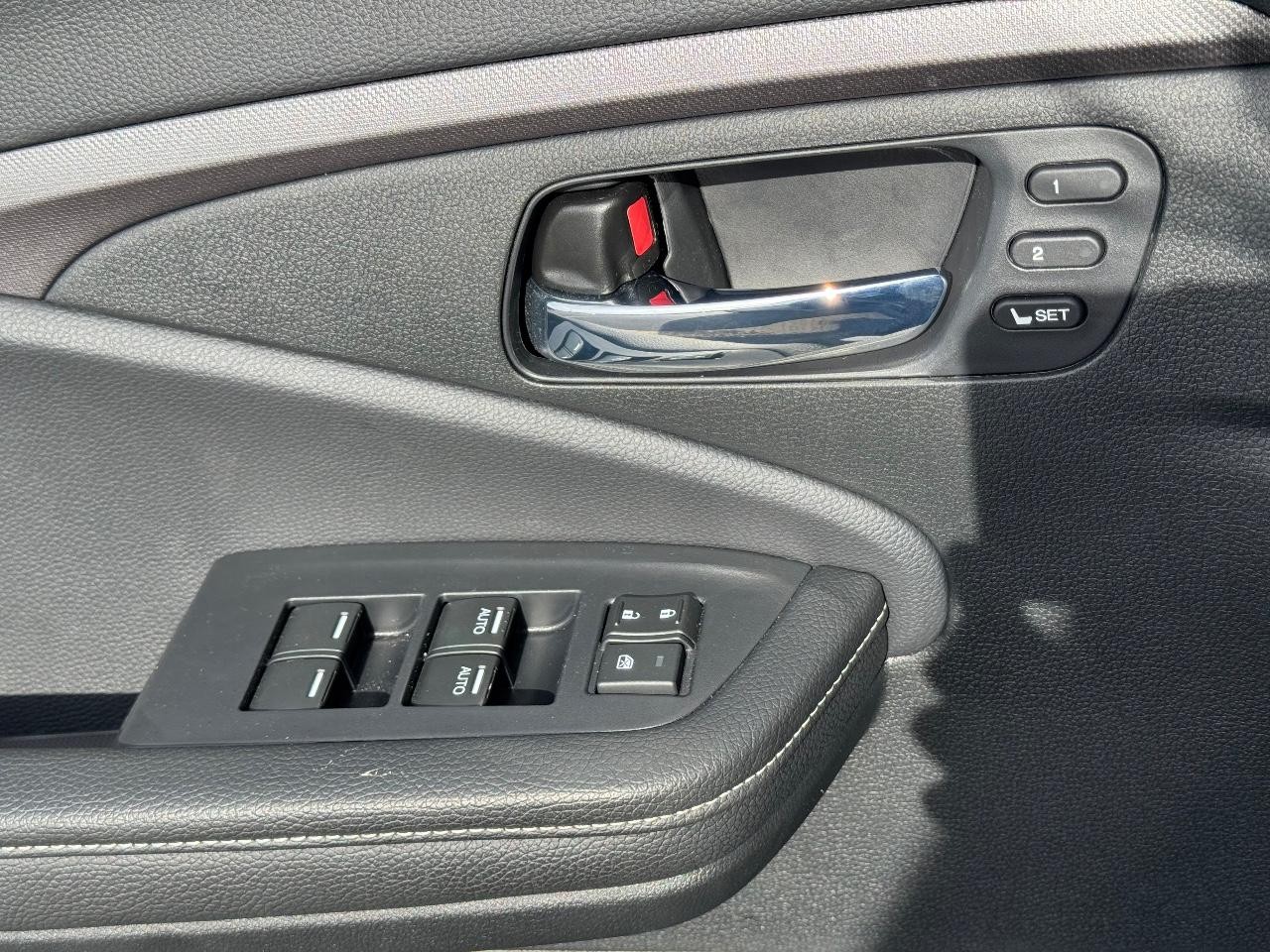 Honda Ridgeline Vehicle Full-screen Gallery Image 25