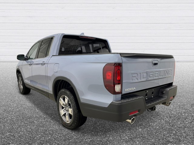 Honda Ridgeline Vehicle Full-screen Gallery Image 03