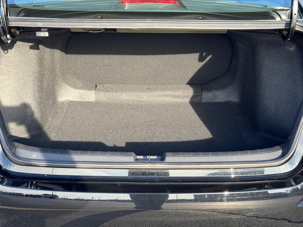 Honda Civic Sedan Vehicle Full-screen Gallery Image 04