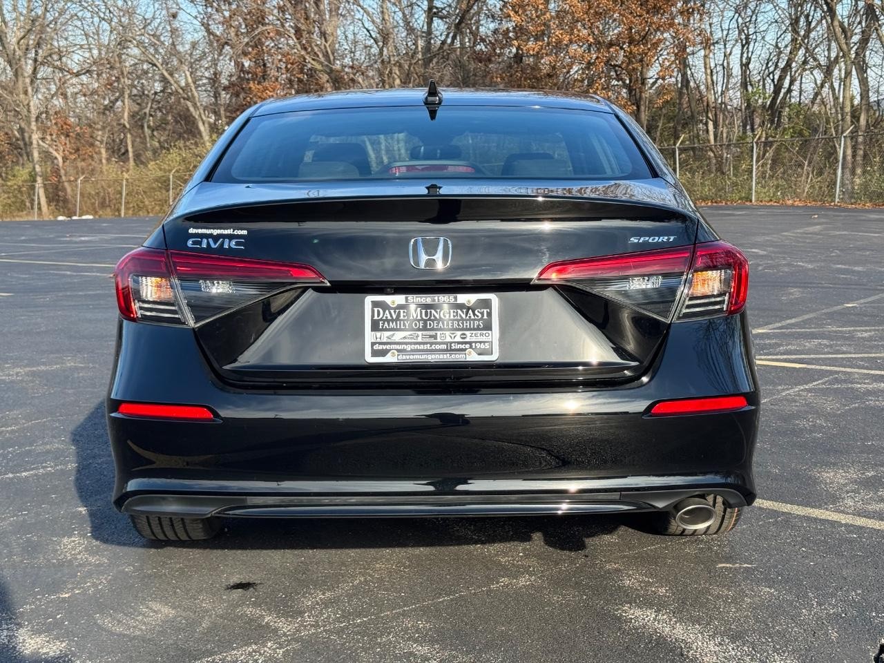 Honda Civic Sedan Vehicle Full-screen Gallery Image 05