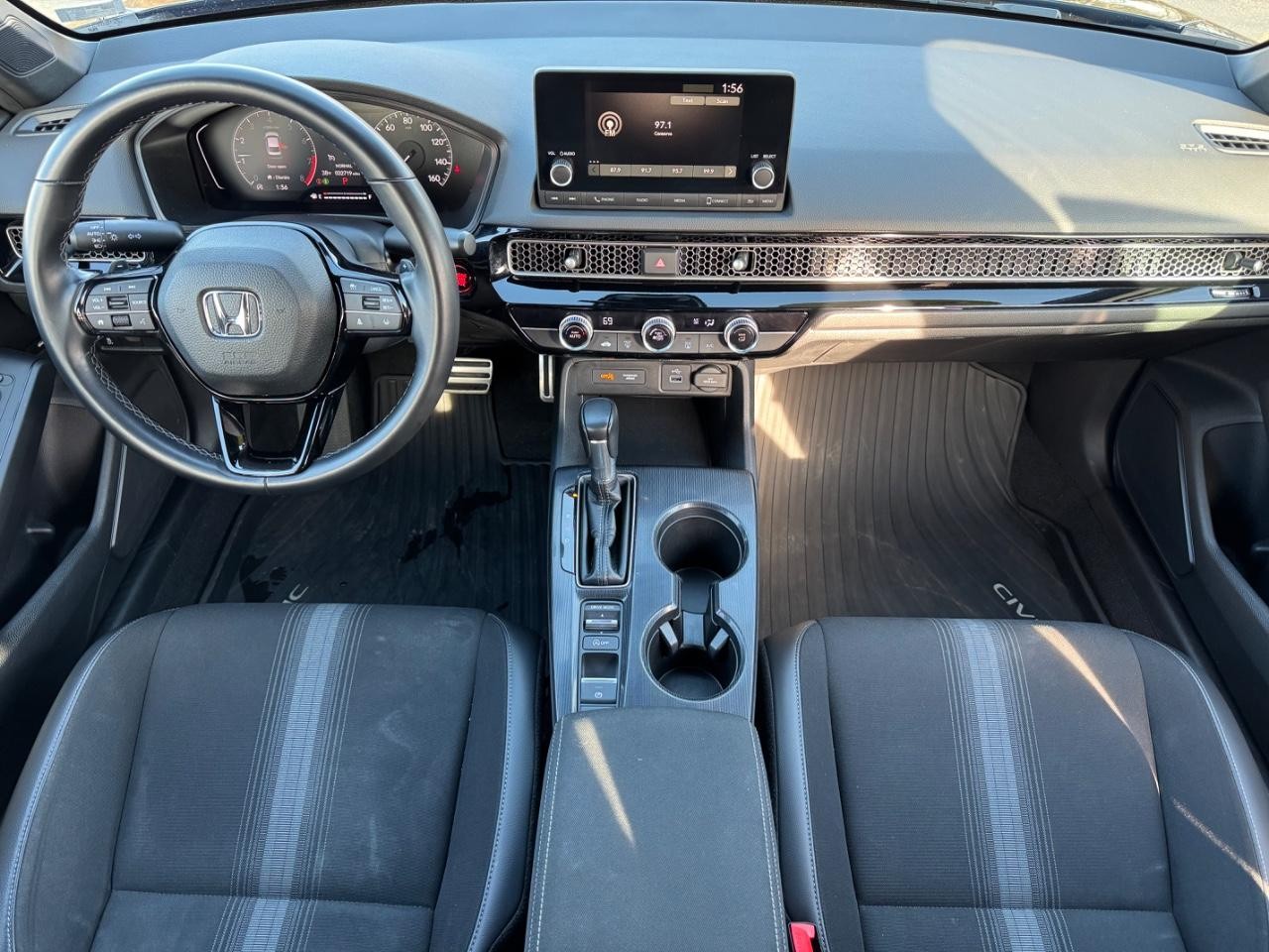 Honda Civic Sedan Vehicle Full-screen Gallery Image 11