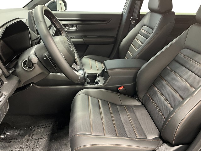 Honda CR-V Hybrid Vehicle Full-screen Gallery Image 13