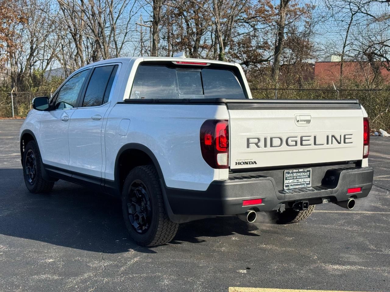 Honda Ridgeline Vehicle Full-screen Gallery Image 05