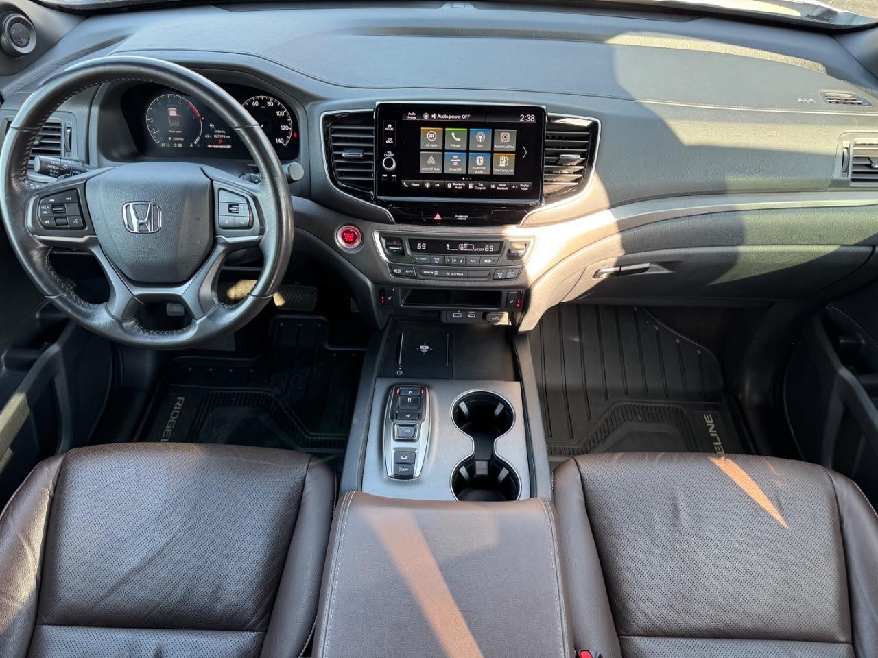Honda Ridgeline Vehicle Full-screen Gallery Image 10
