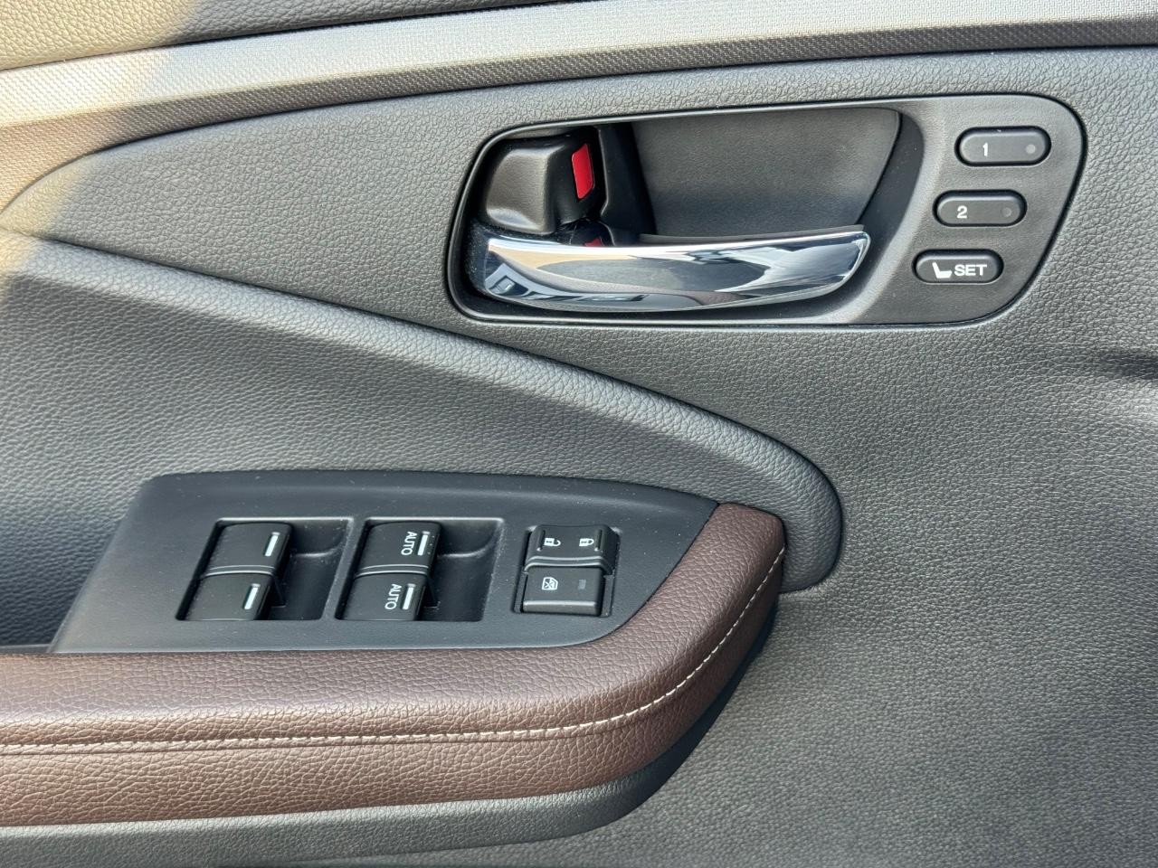 Honda Ridgeline Vehicle Full-screen Gallery Image 24