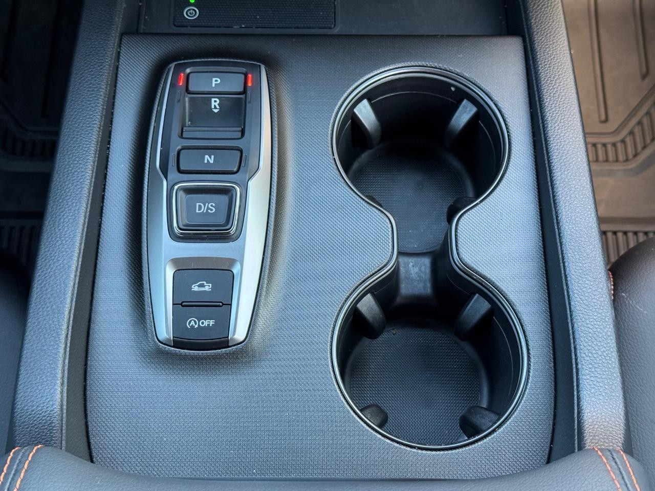 Honda Ridgeline Vehicle Full-screen Gallery Image 15