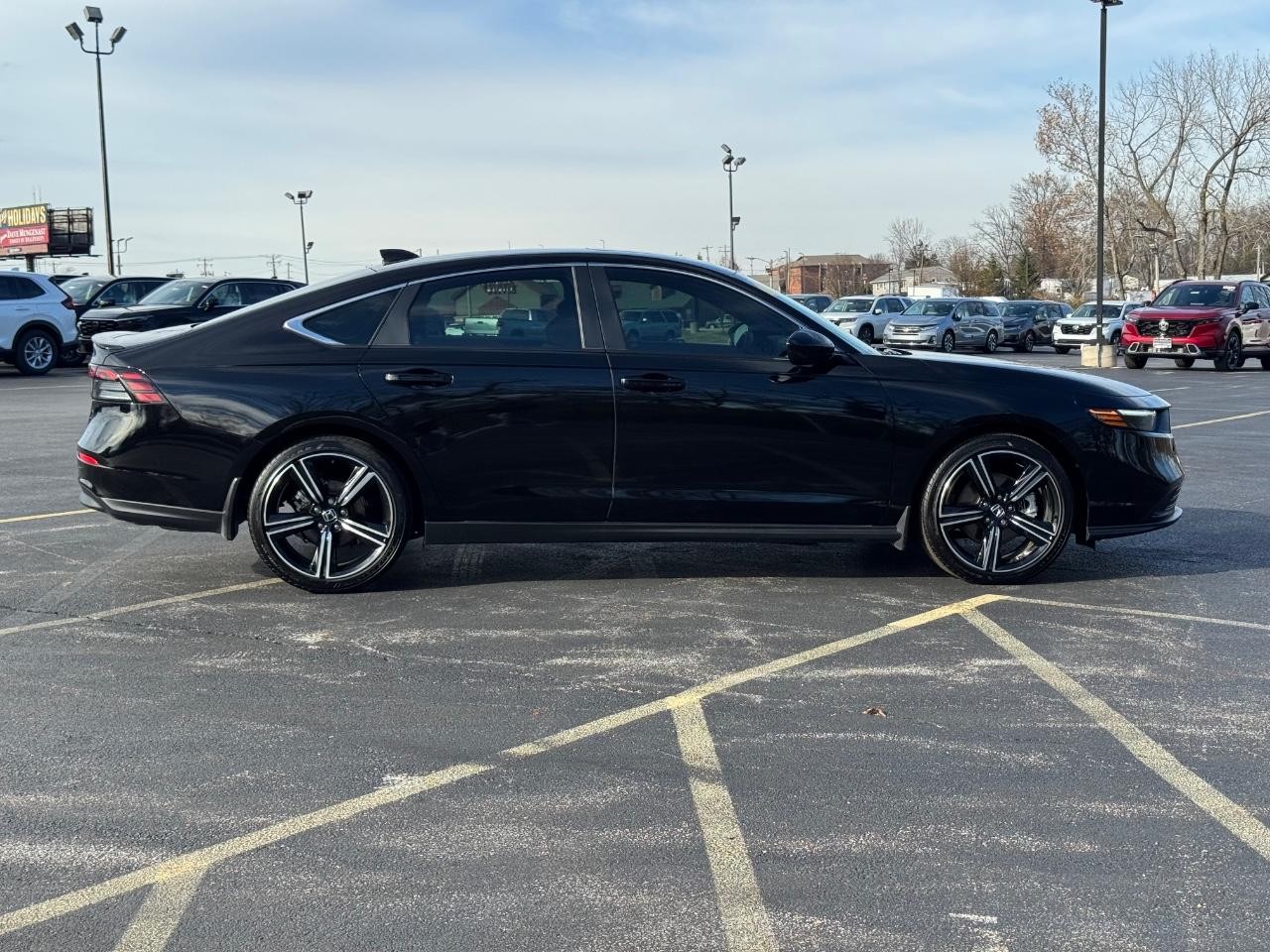 Honda Accord Hybrid Vehicle Full-screen Gallery Image 02