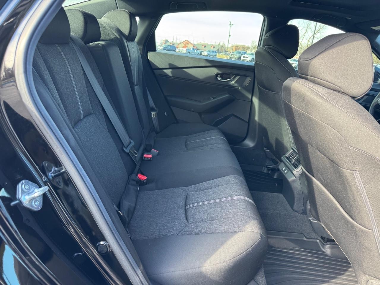 Honda Accord Hybrid Vehicle Full-screen Gallery Image 10