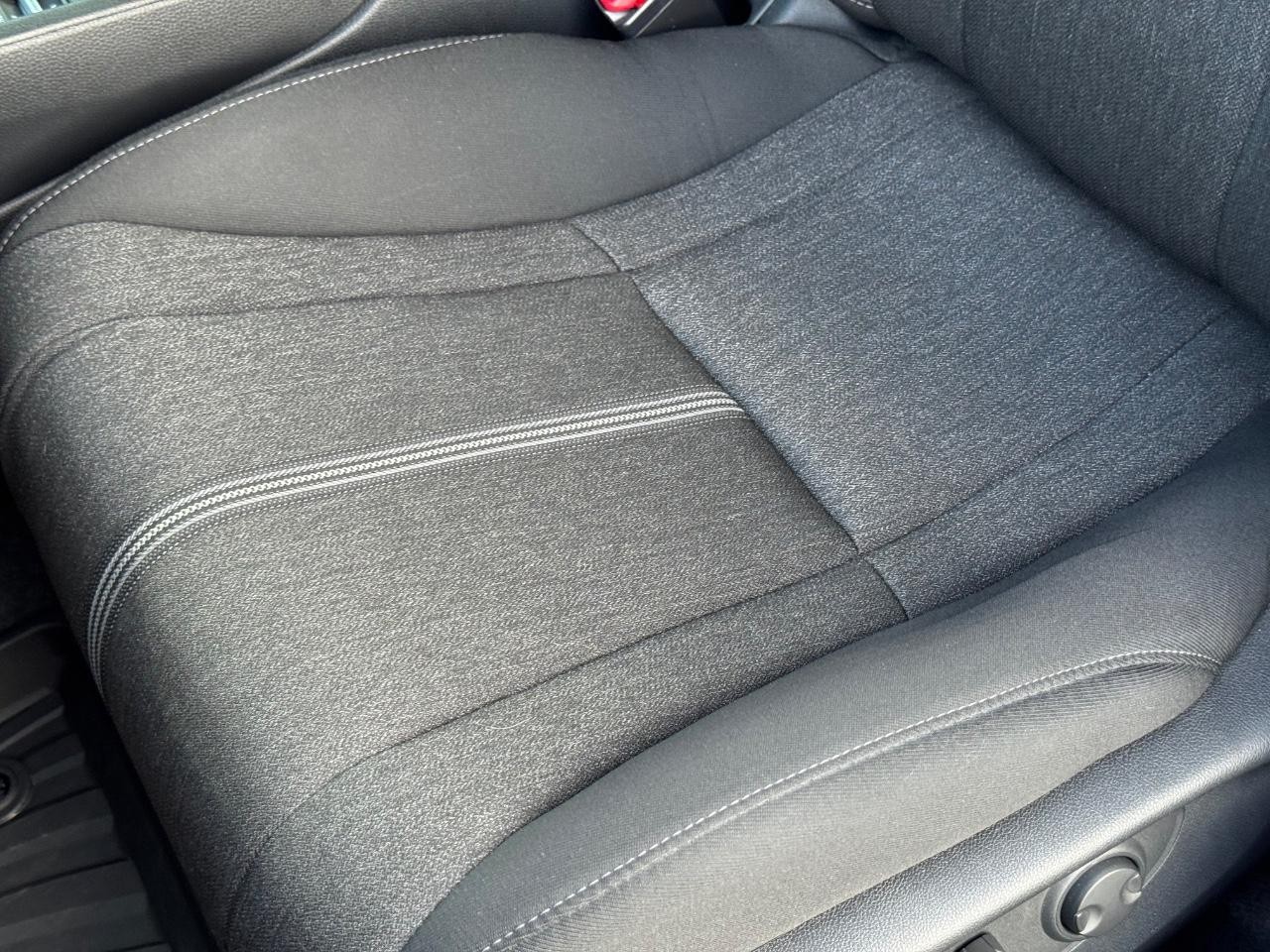 Honda Accord Hybrid Vehicle Full-screen Gallery Image 25