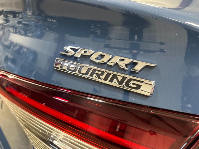 Honda Civic Sedan Hybrid Vehicle Full-screen Gallery Image 06