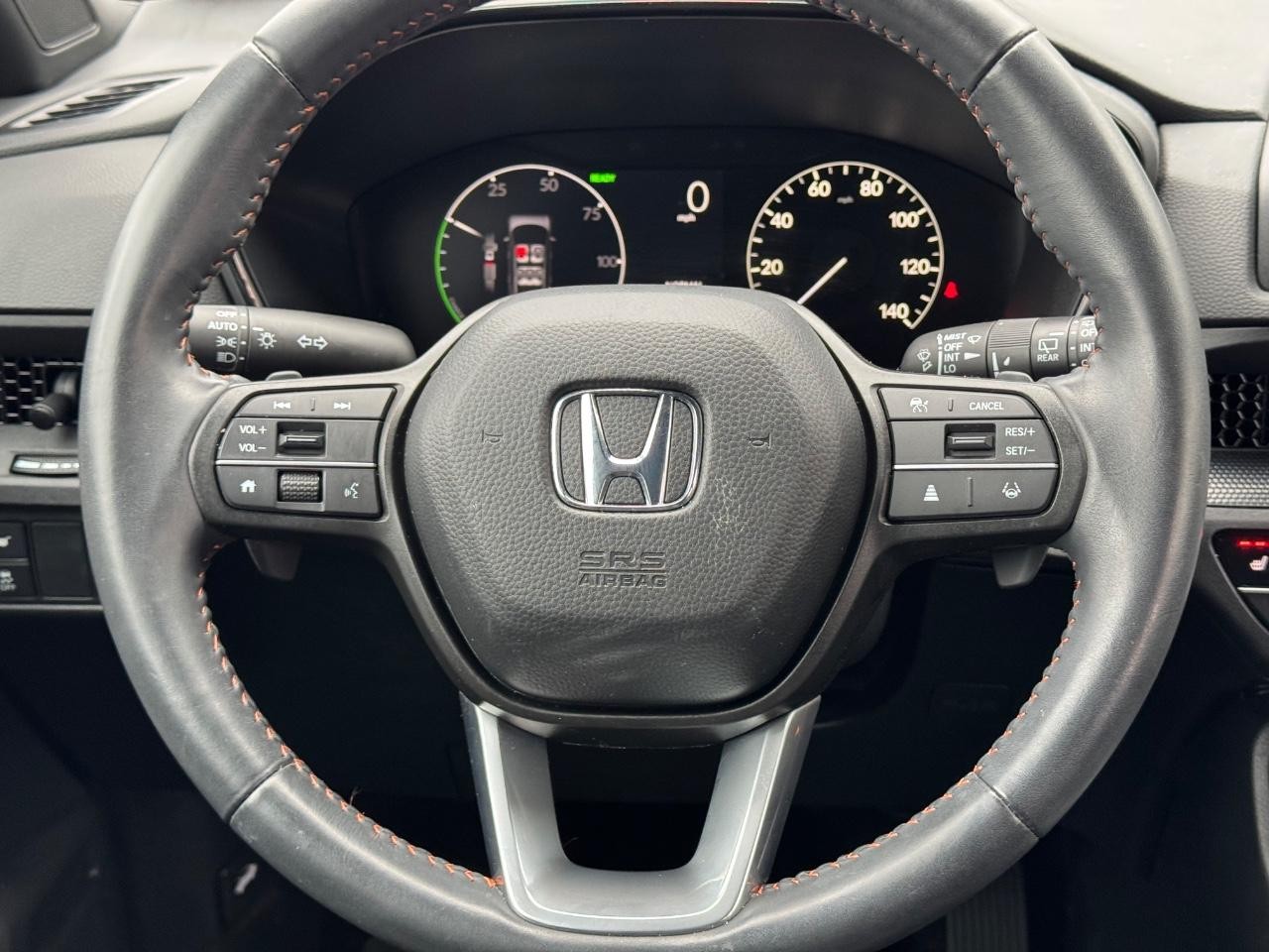 Honda CR-V Hybrid Vehicle Full-screen Gallery Image 12