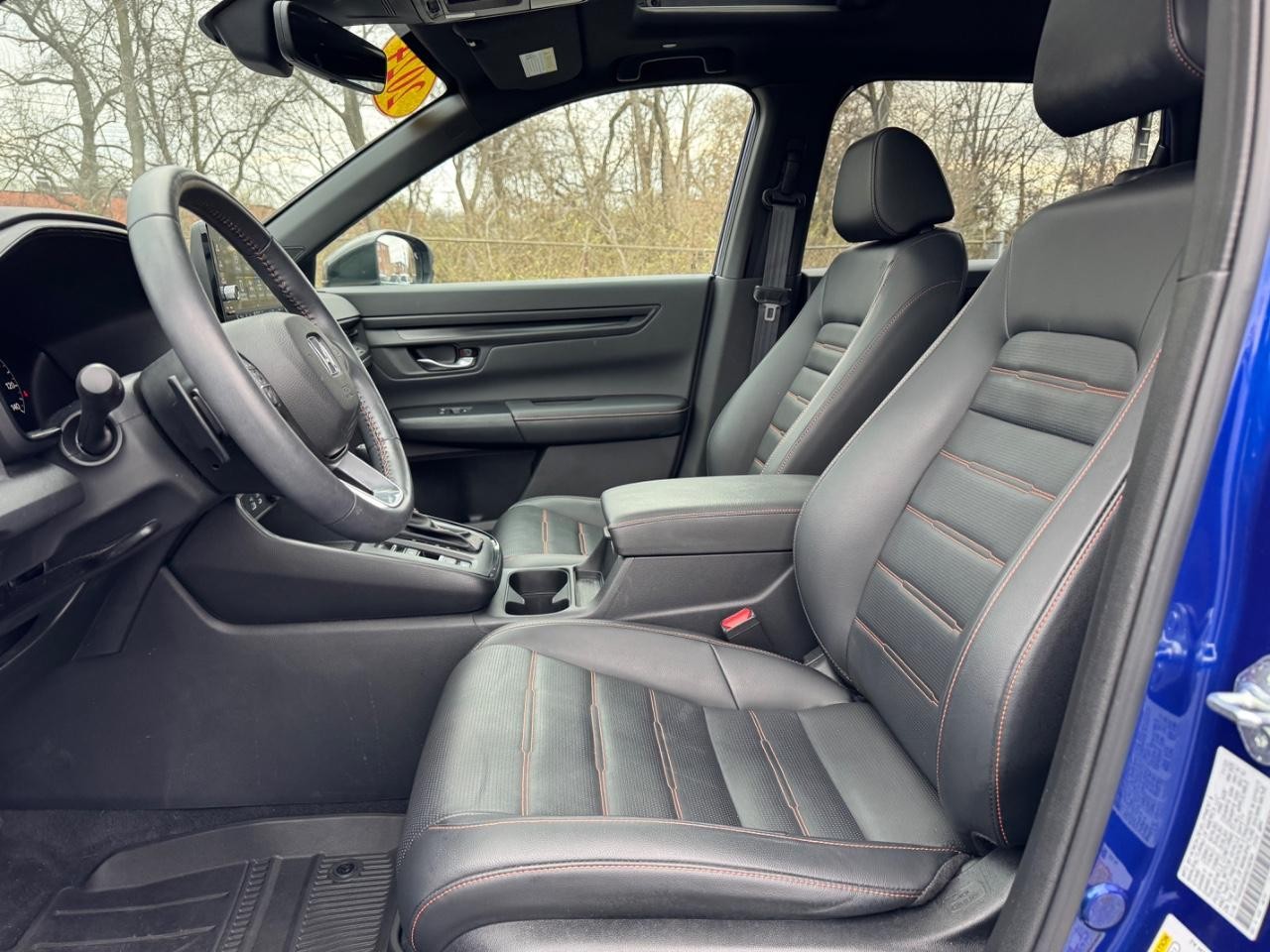 Honda CR-V Hybrid Vehicle Full-screen Gallery Image 18