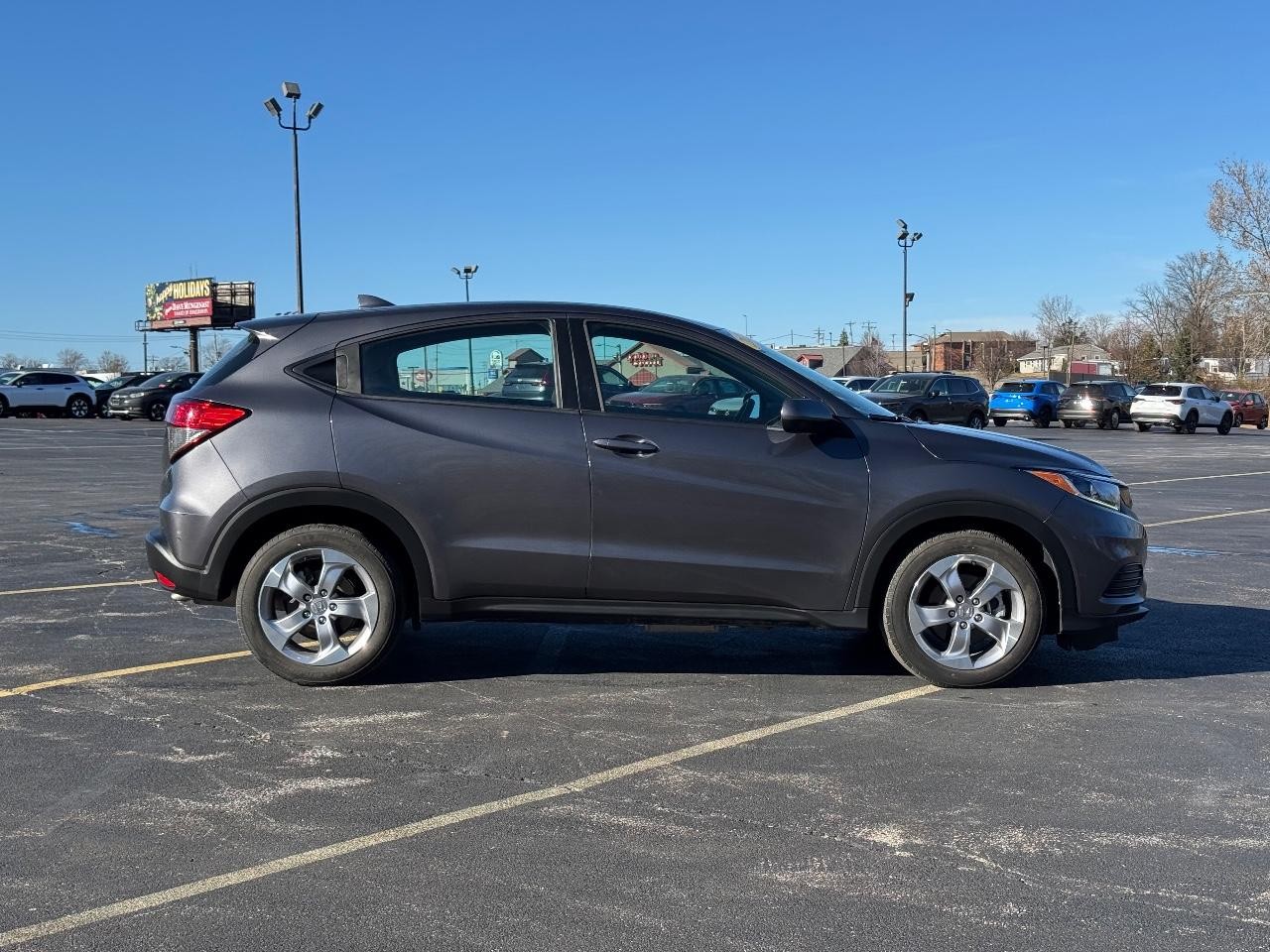 Honda HR-V Vehicle Full-screen Gallery Image 02