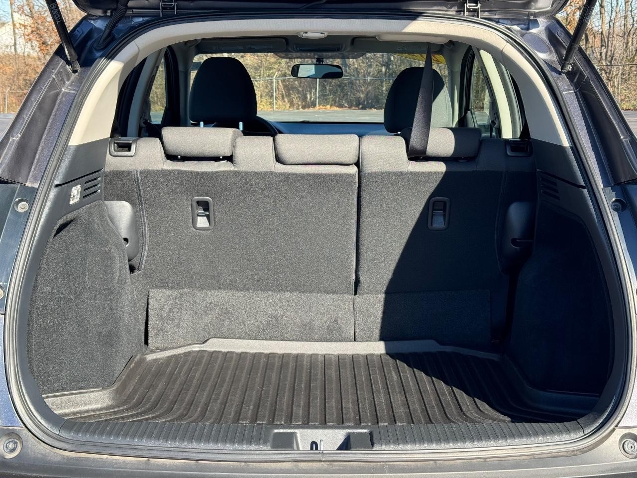 Honda HR-V Vehicle Full-screen Gallery Image 04