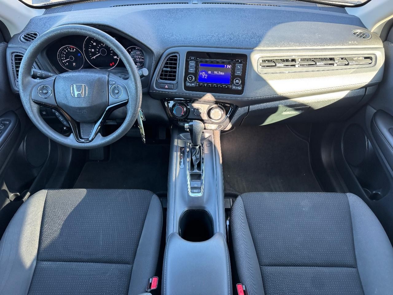 Honda HR-V Vehicle Full-screen Gallery Image 11