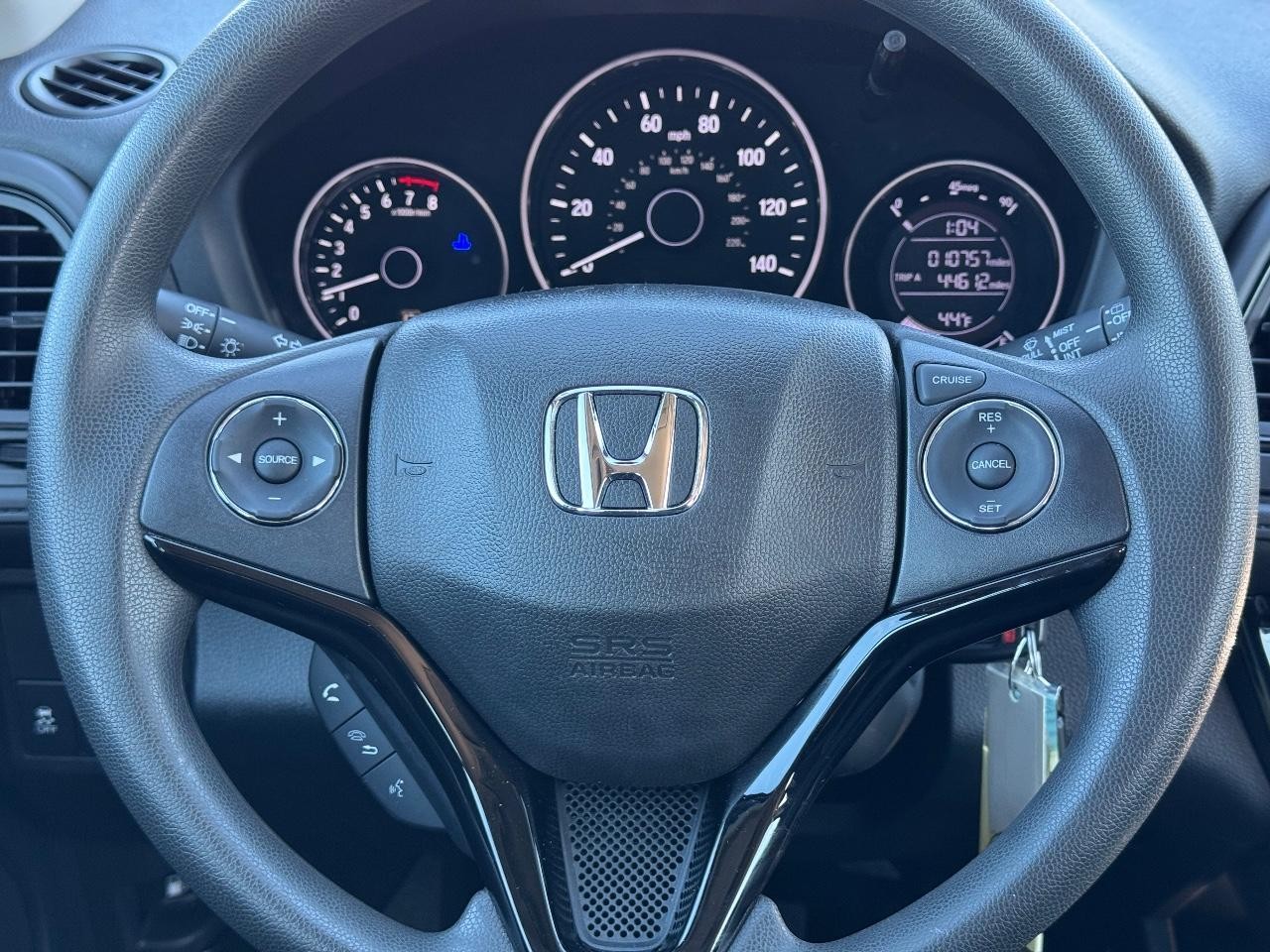 Honda HR-V Vehicle Full-screen Gallery Image 12