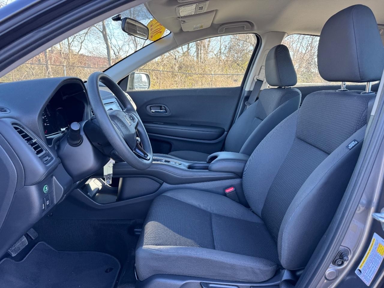 Honda HR-V Vehicle Full-screen Gallery Image 17