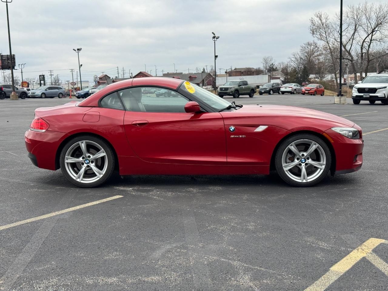 BMW Z4 Vehicle Full-screen Gallery Image 02