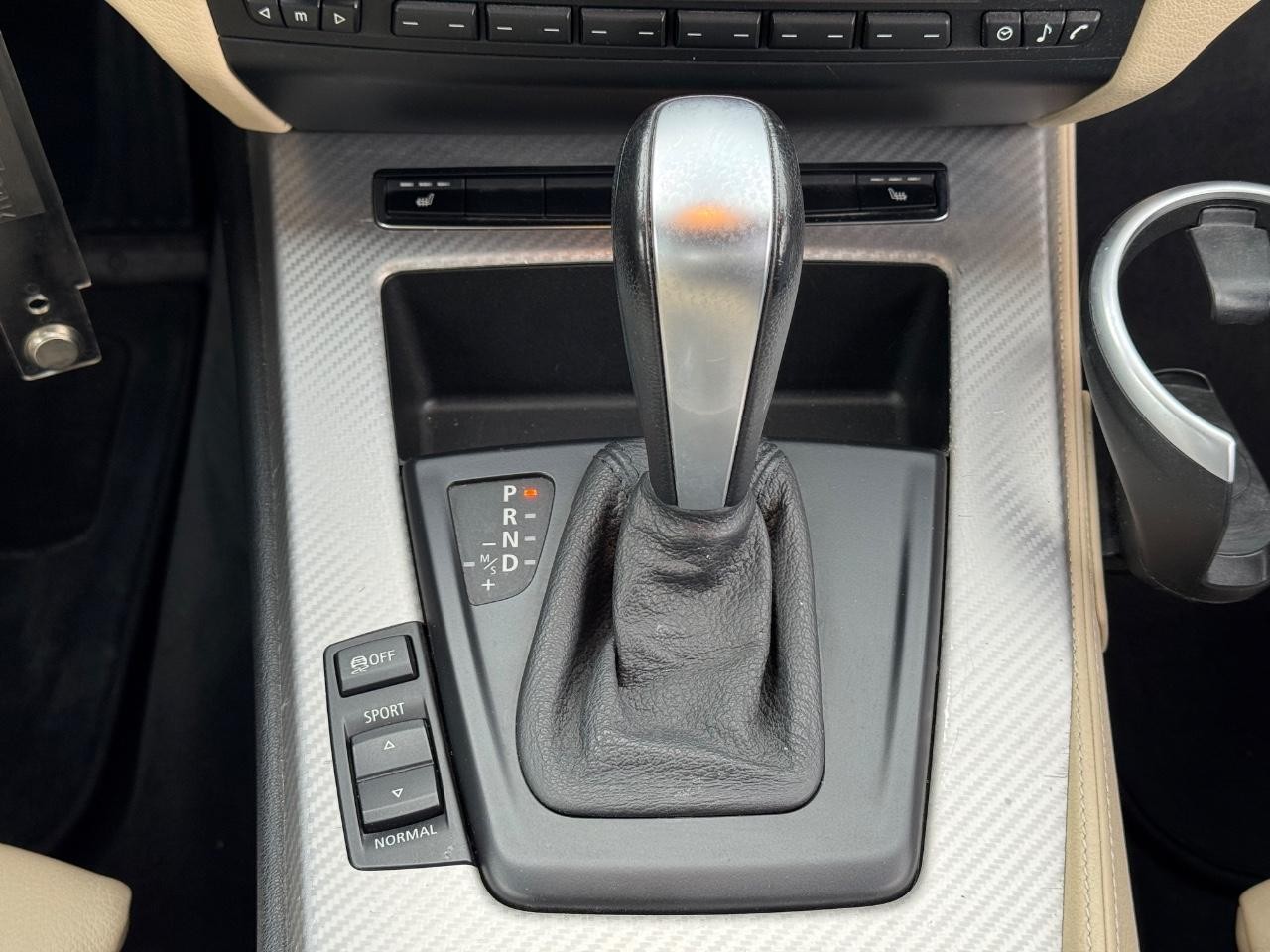 BMW Z4 Vehicle Full-screen Gallery Image 13