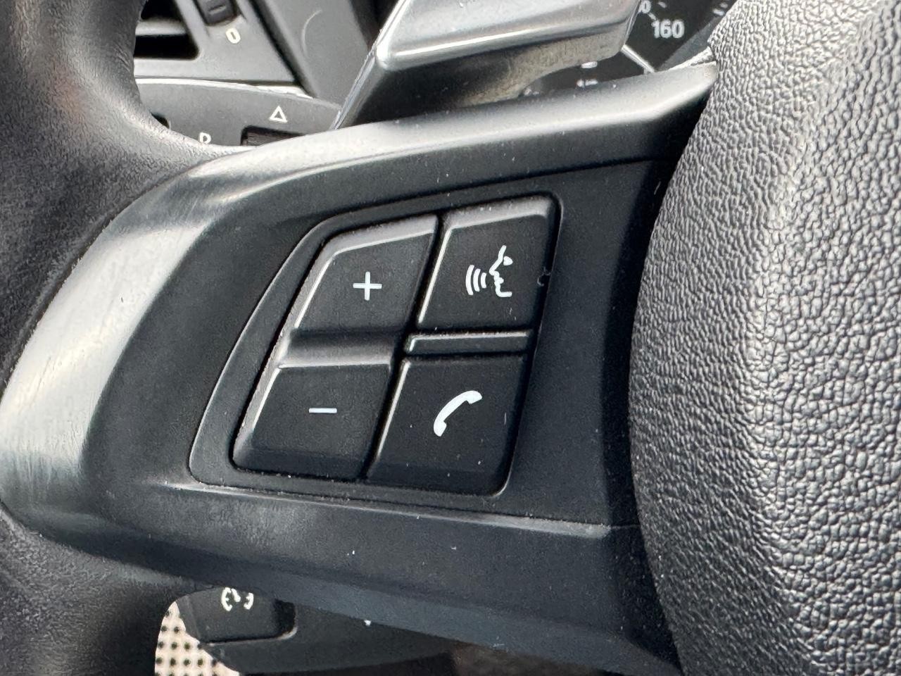 BMW Z4 Vehicle Full-screen Gallery Image 16