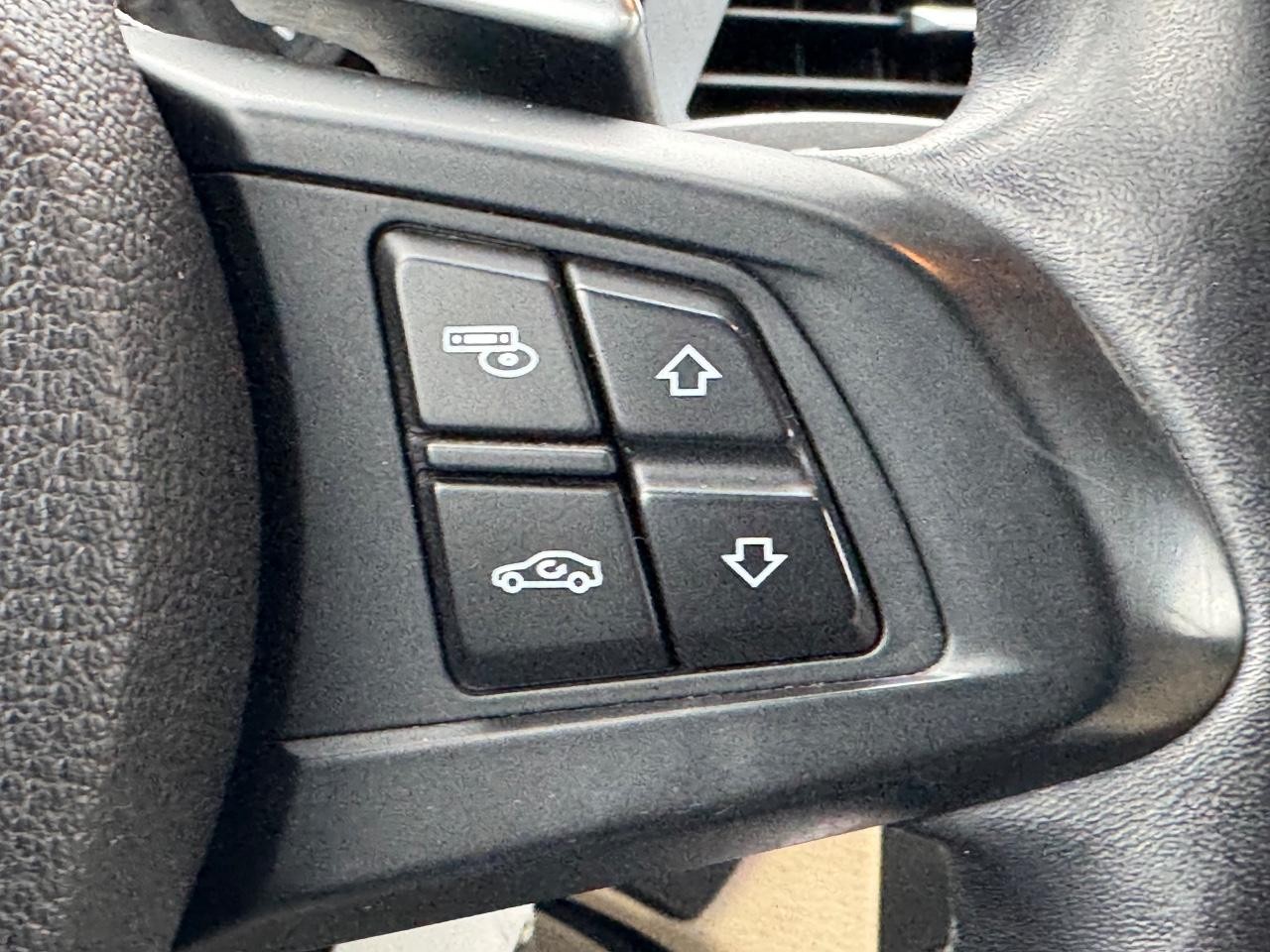 BMW Z4 Vehicle Full-screen Gallery Image 17