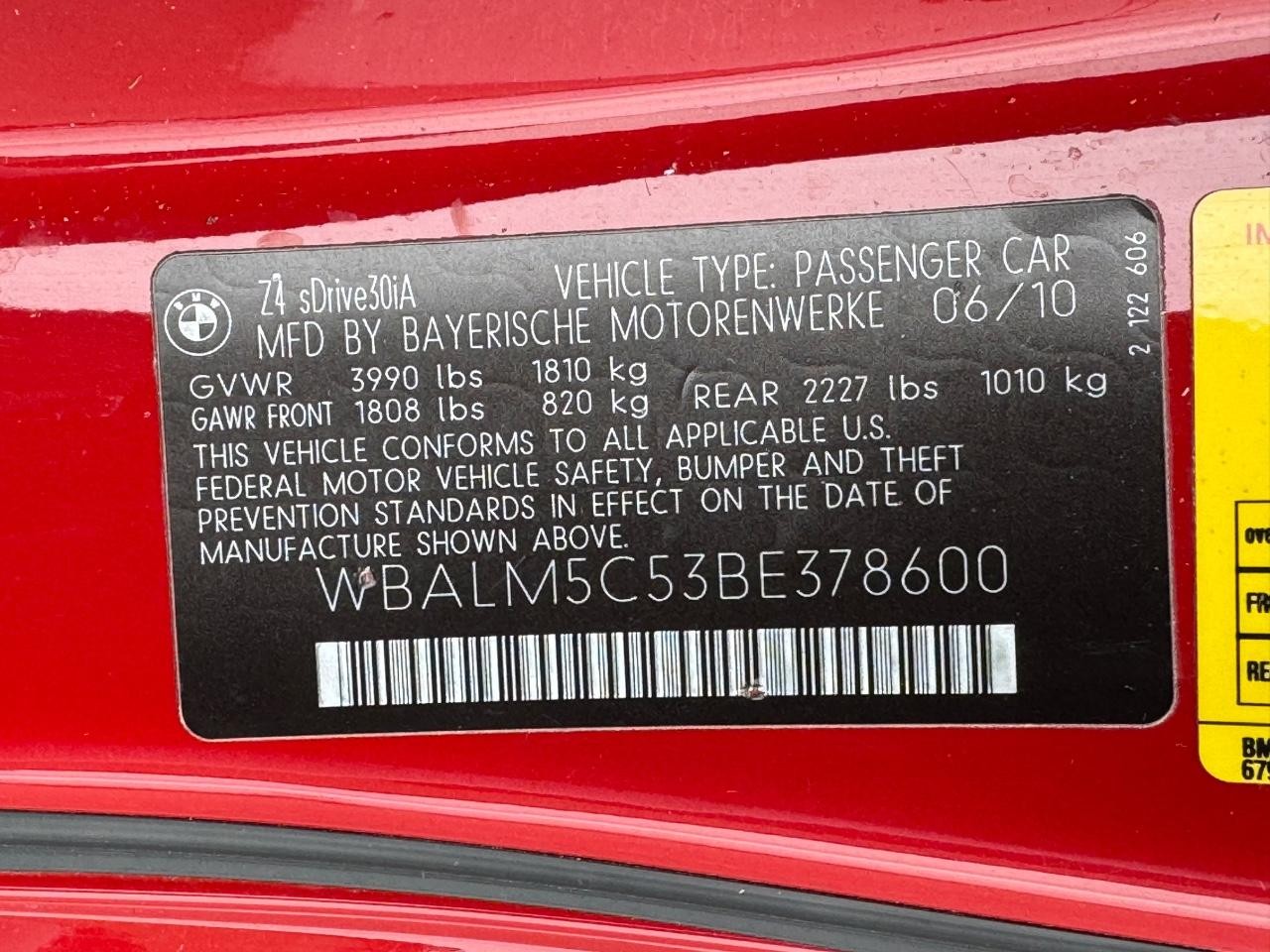 BMW Z4 Vehicle Full-screen Gallery Image 21