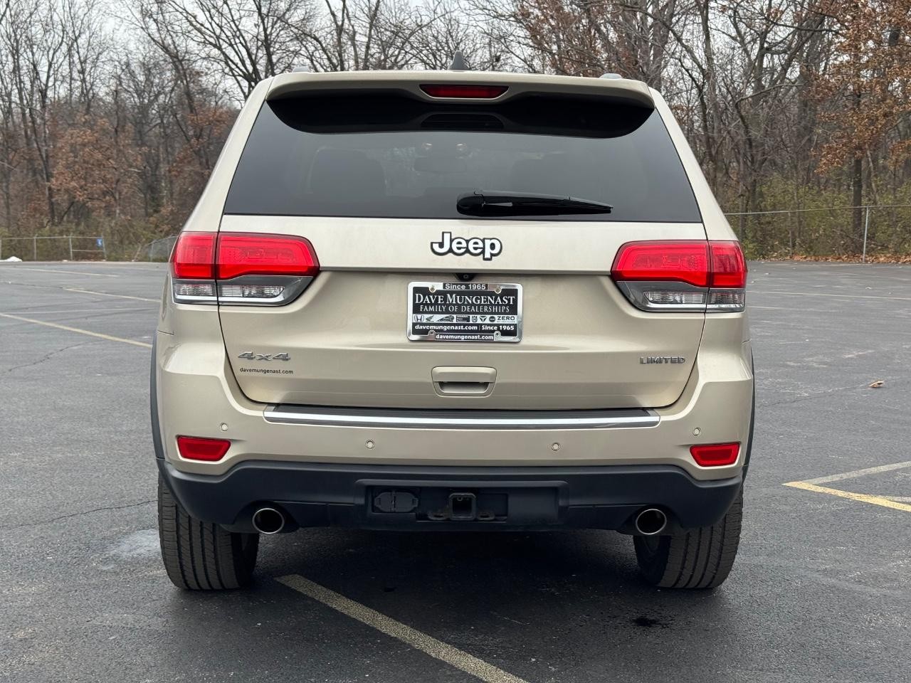 Jeep Grand Cherokee Vehicle Full-screen Gallery Image 05