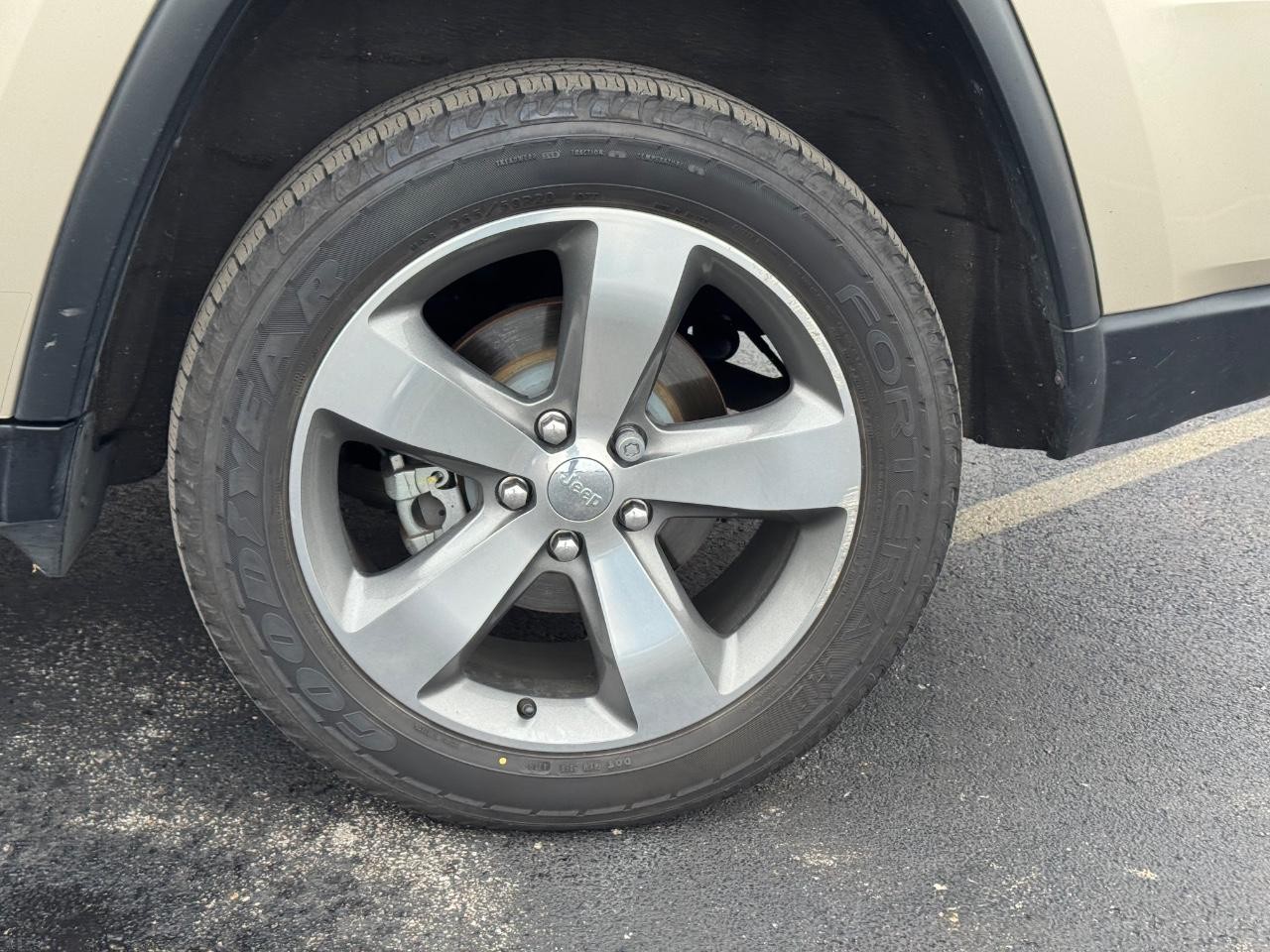 Jeep Grand Cherokee Vehicle Full-screen Gallery Image 07