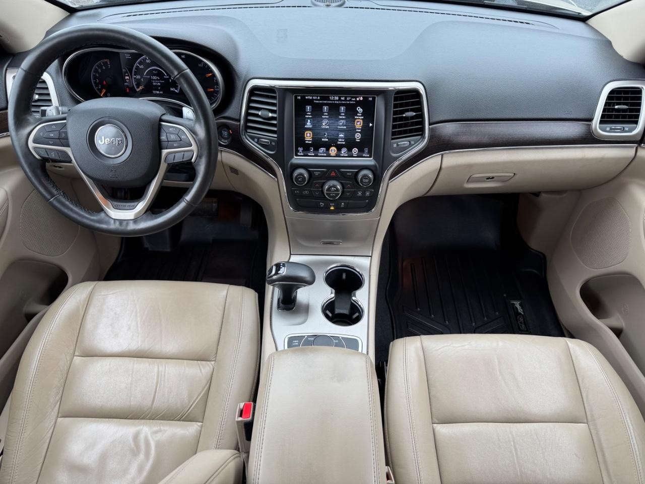 Jeep Grand Cherokee Vehicle Full-screen Gallery Image 11