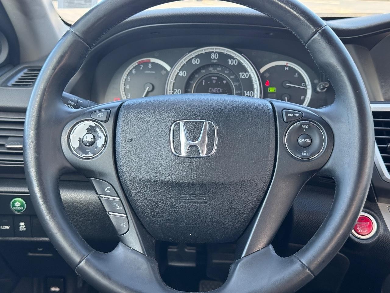 Honda Accord Sedan Vehicle Full-screen Gallery Image 12