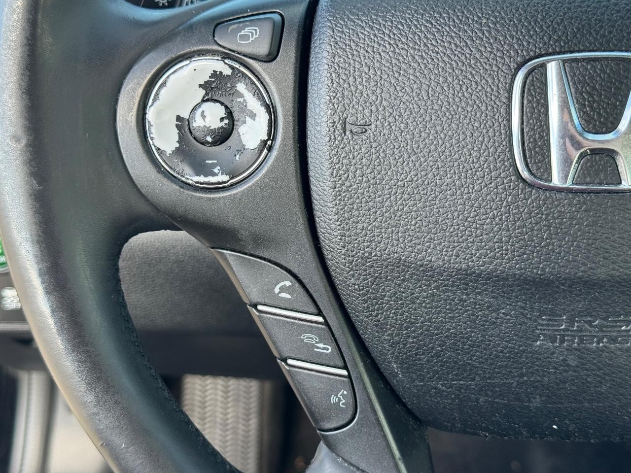 Honda Accord Sedan Vehicle Full-screen Gallery Image 22