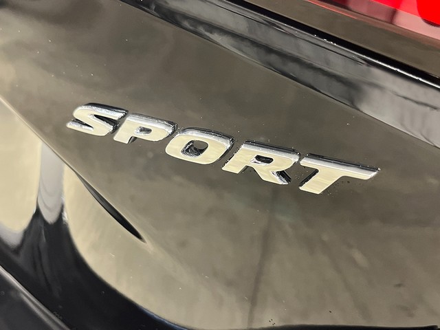 Honda Civic Hatchback Vehicle Full-screen Gallery Image 07