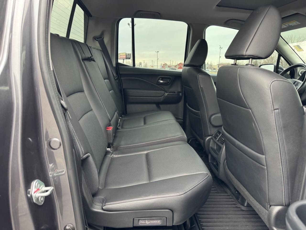 Honda Ridgeline Vehicle Full-screen Gallery Image 10