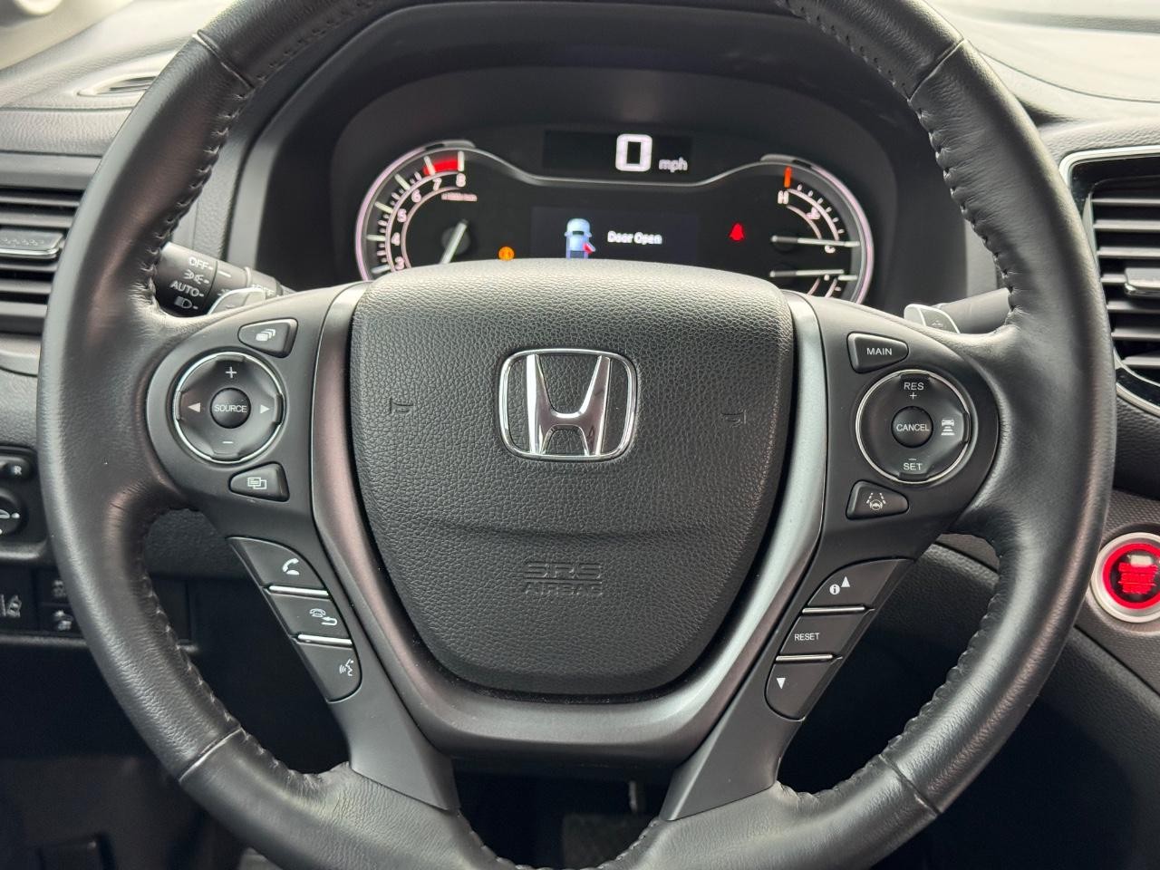 Honda Ridgeline Vehicle Full-screen Gallery Image 12