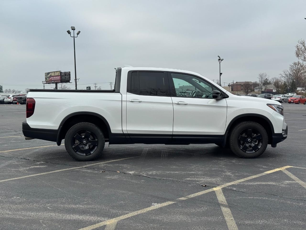 Honda Ridgeline Vehicle Full-screen Gallery Image 02