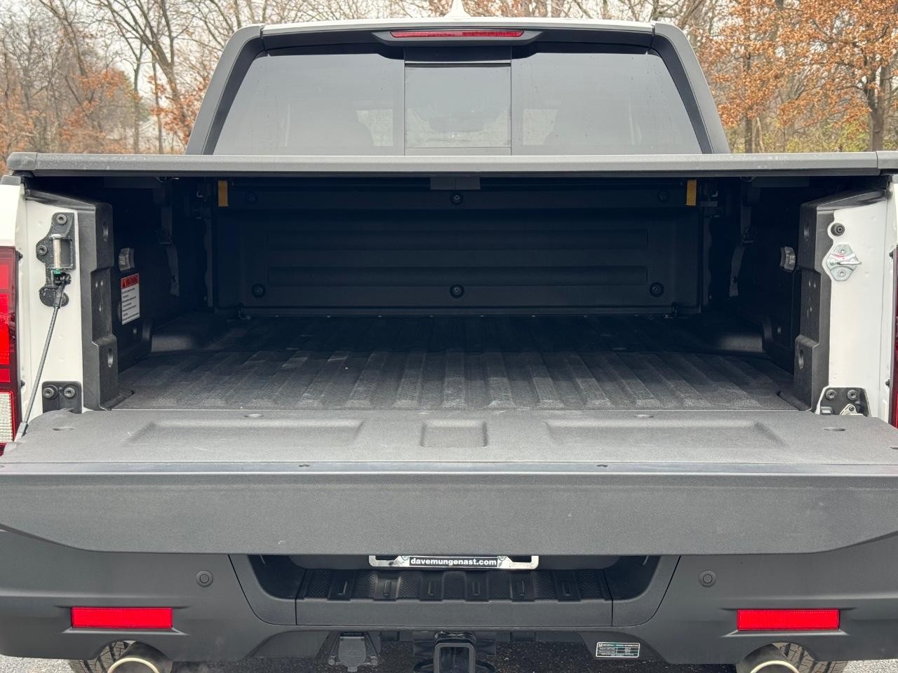 Honda Ridgeline Vehicle Full-screen Gallery Image 04