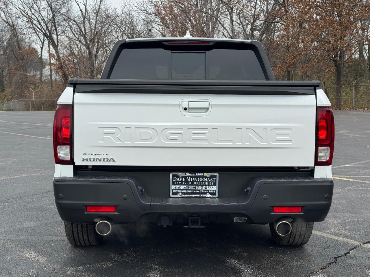 Honda Ridgeline Vehicle Full-screen Gallery Image 05