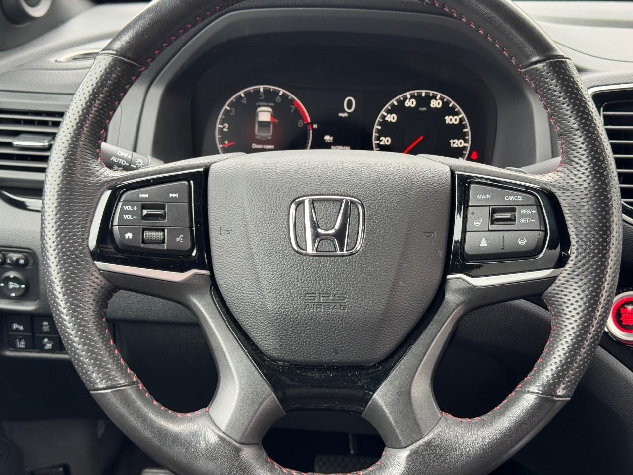 Honda Ridgeline Vehicle Full-screen Gallery Image 12