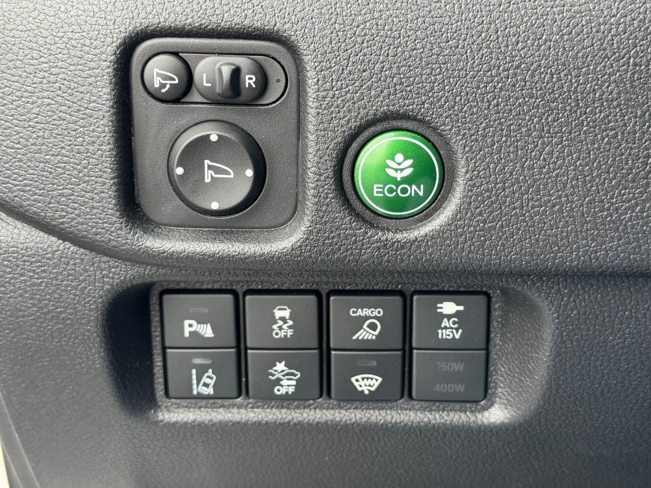 Honda Ridgeline Vehicle Full-screen Gallery Image 23