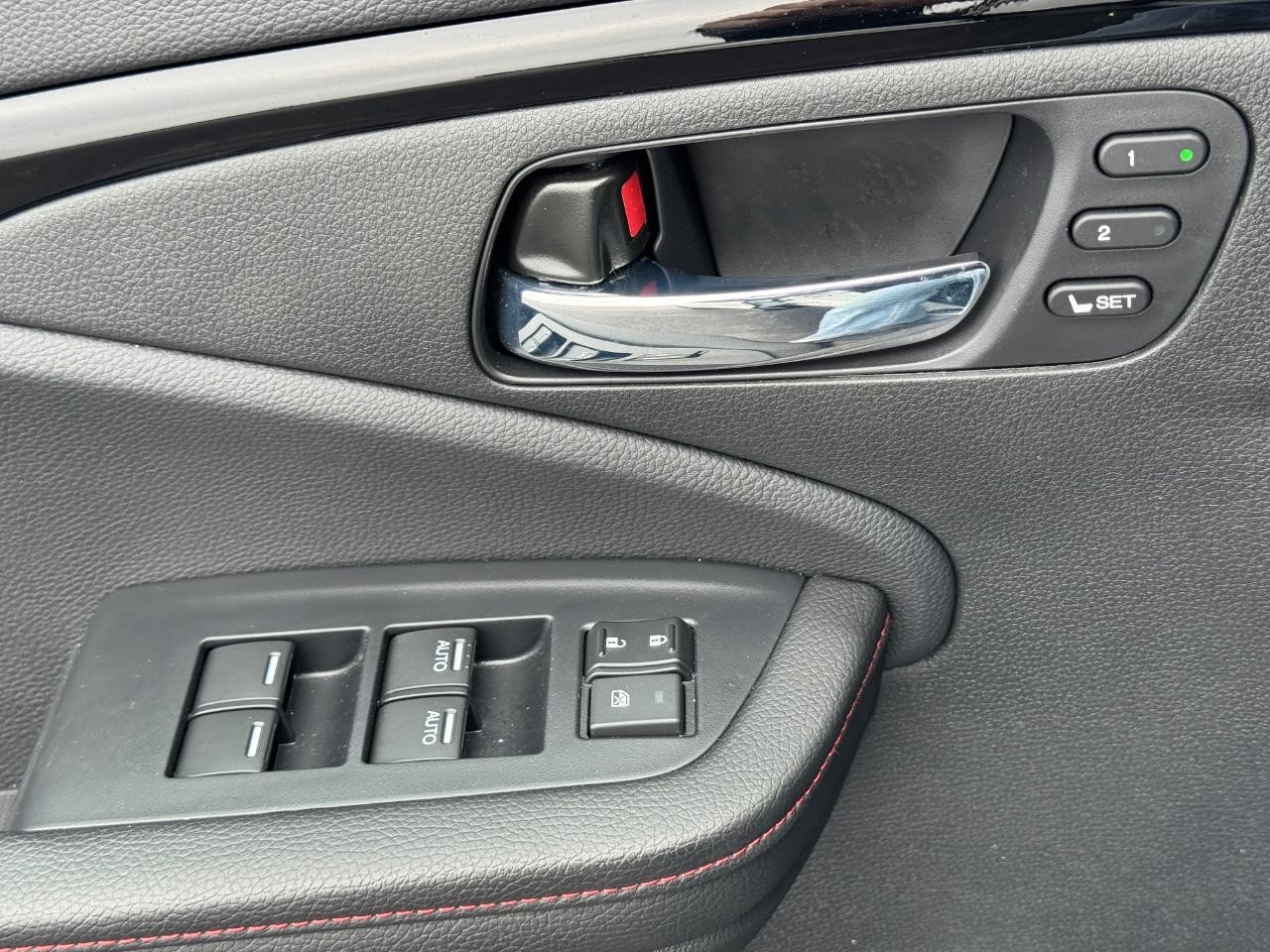 Honda Ridgeline Vehicle Full-screen Gallery Image 26