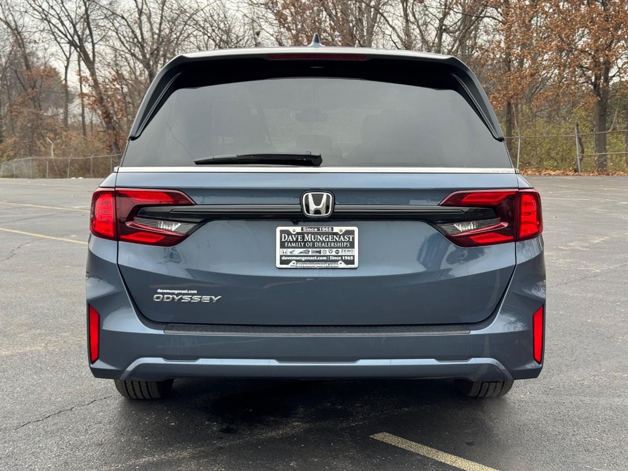 Honda Odyssey Vehicle Full-screen Gallery Image 05