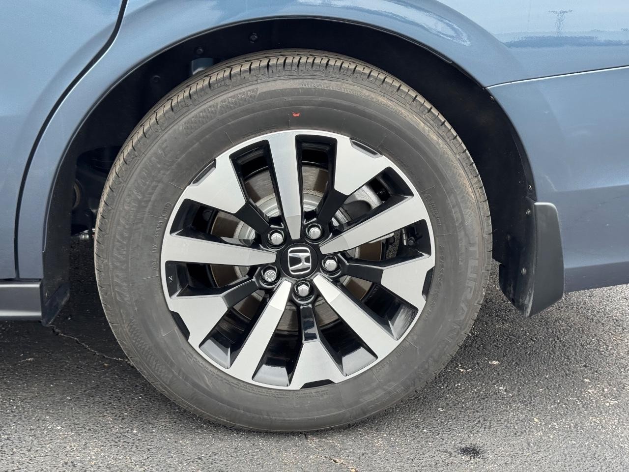 Honda Odyssey Vehicle Full-screen Gallery Image 07