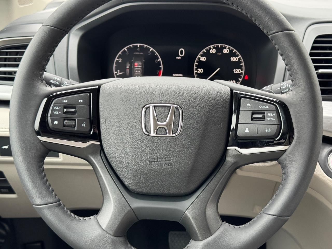 Honda Odyssey Vehicle Full-screen Gallery Image 13