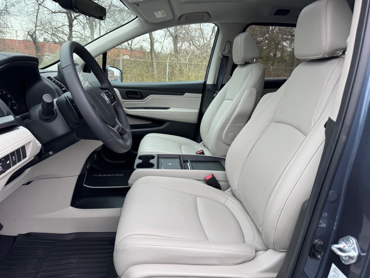 Honda Odyssey Vehicle Full-screen Gallery Image 18